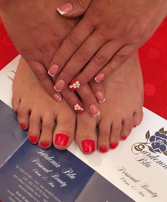 Manicure e pedicure con nail art